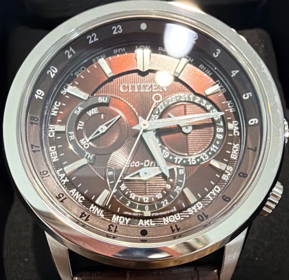 Citizen Calendrier Eco-Drive World Time Brown Dial Leather Watch – BU2020-29X - New