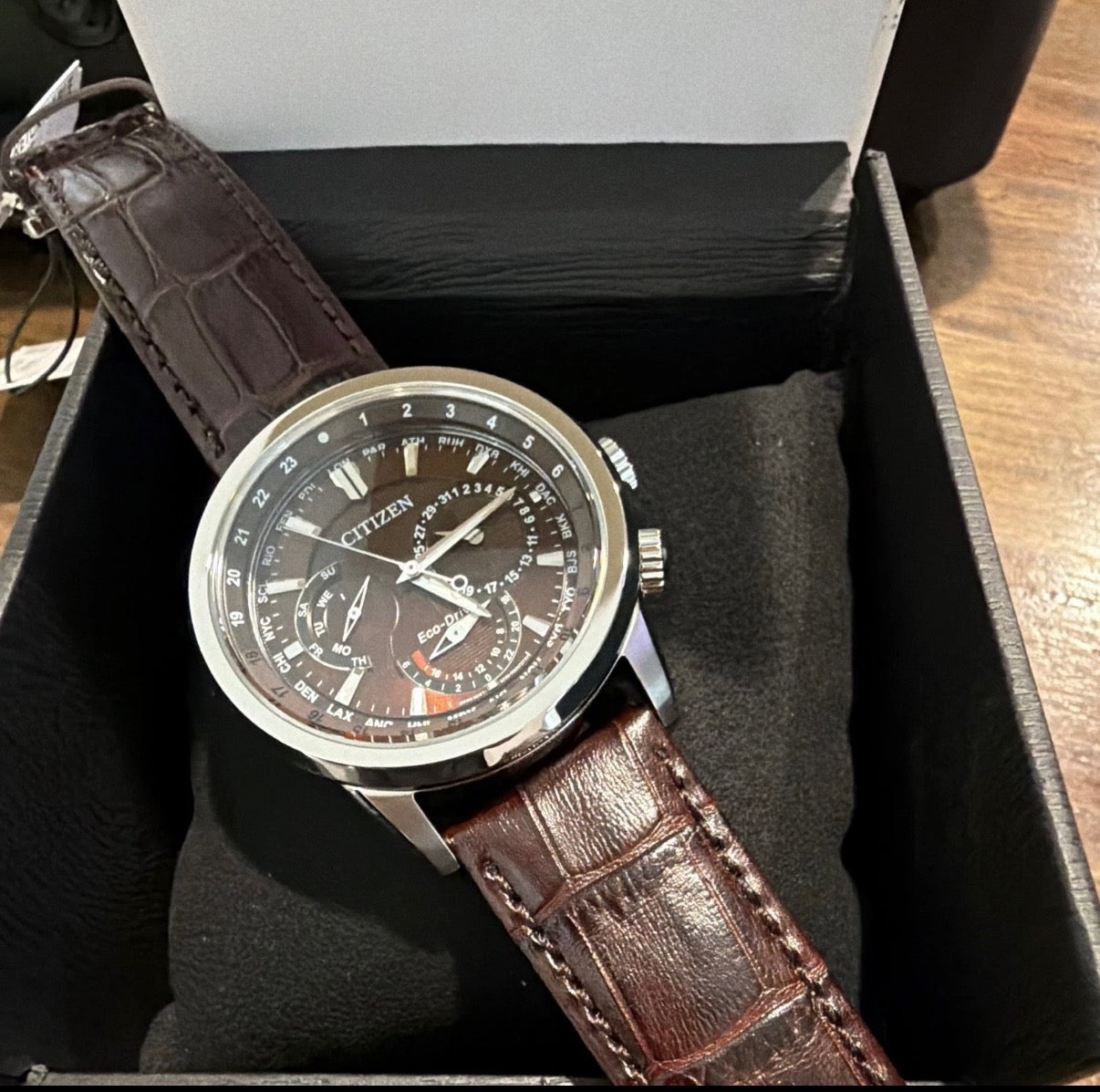 Citizen Calendrier Eco-Drive World Time Brown Dial Leather Watch – BU2020-29X - New